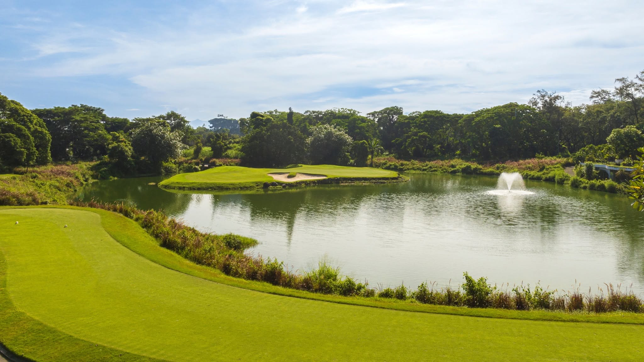 Mimosa Plus Golf Course editorial view 4